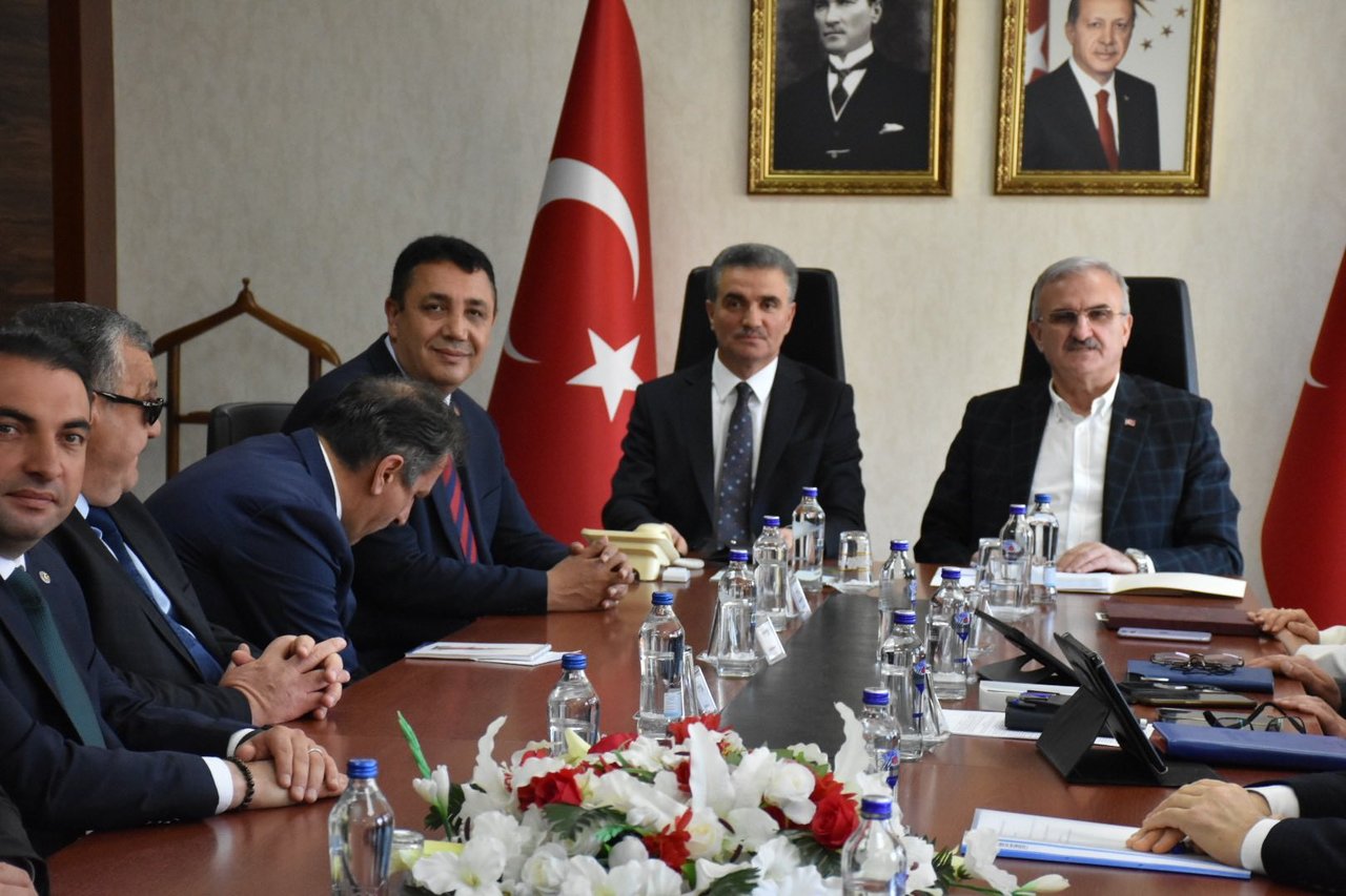 BAŞKANIMIZ, İÇİŞLERİ BAKAN YARDIMCIMIZ SAYIN MÜNİR KARALOĞLU’NA TEŞEKKÜR ETTİ