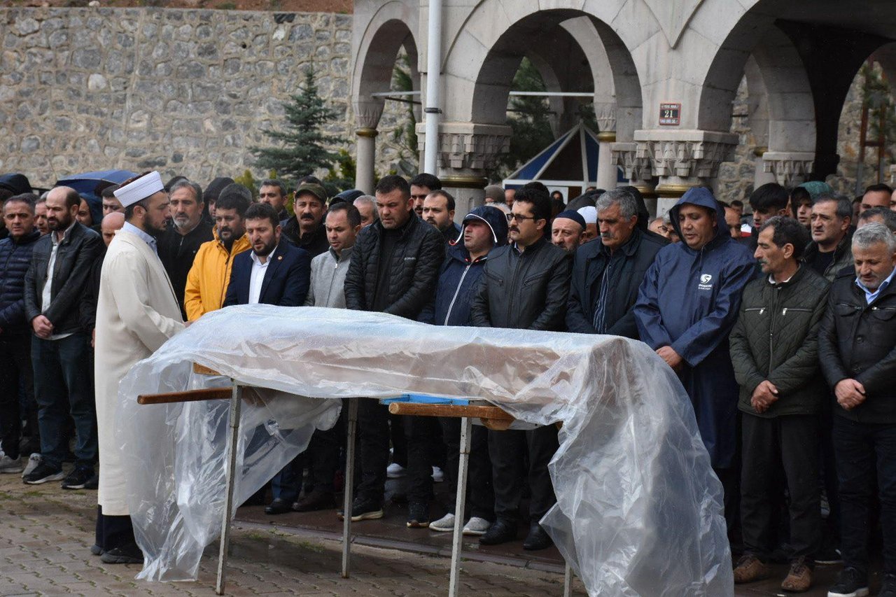 BAŞKANIMIZ, İLİMİZ YENİ MAHALLE SAKİNLERİNDEN LÜTFÜ CEYLAN’I EBEDİYETE UĞURLADI