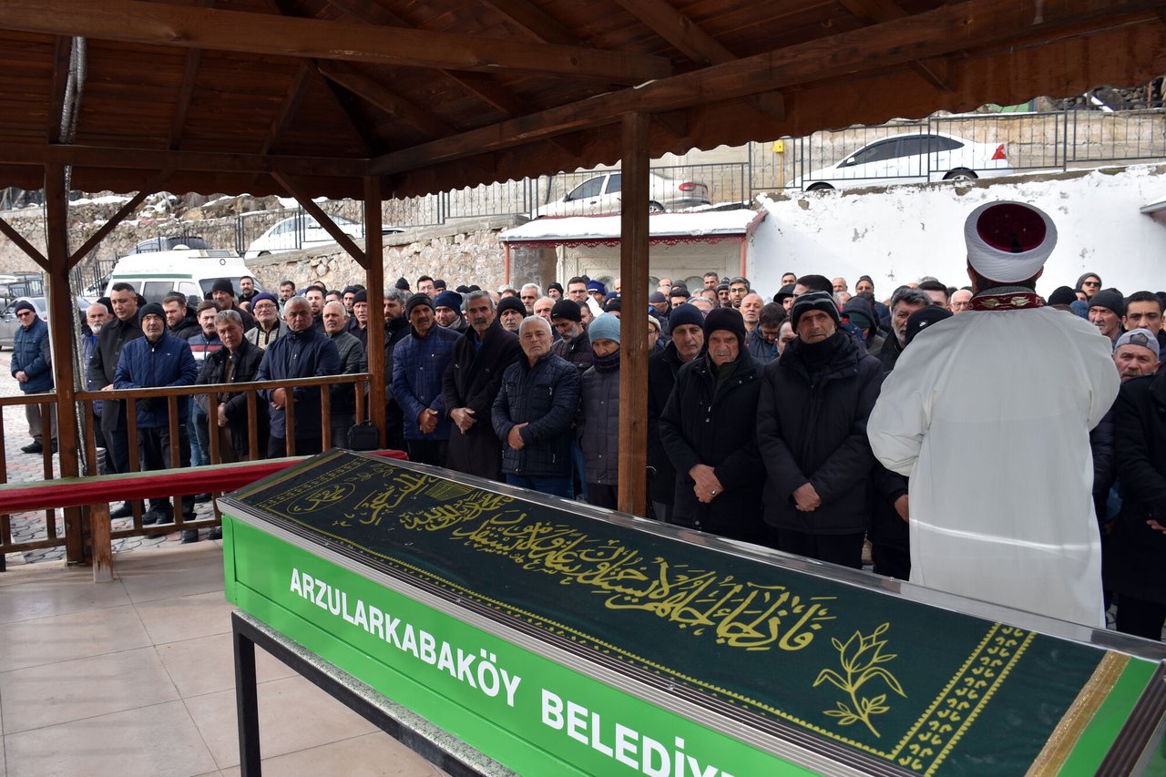 BAŞKANIMIZ, İLİMİZ ARZULAR KABAKÖY BELDESİ SAKİNLERİNDEN KAZIM PASLI’YI EBEDİYETE UĞURLADI