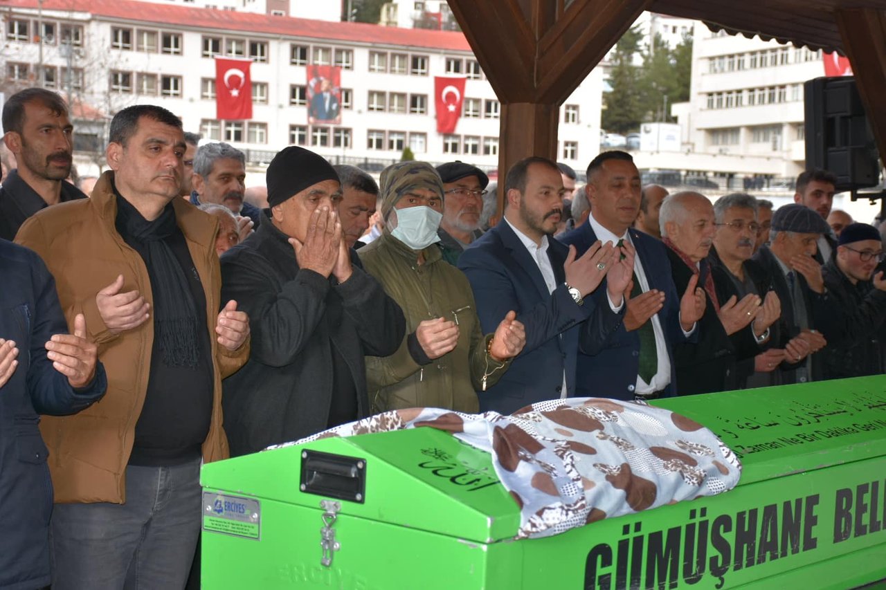 BAŞKANIMIZ, MENŞURE ÖĞRETMEK VE ALİME TURHAN’I EBEDİYETE UĞURLADI