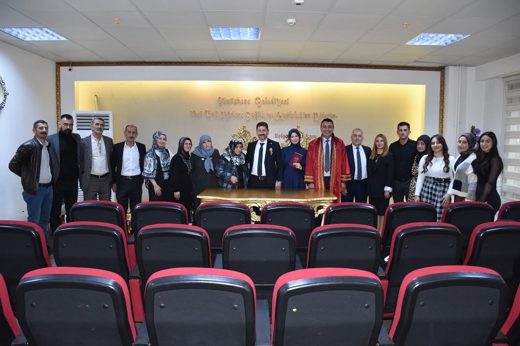 BAŞKANIMIZ, ŞEHİT AİLESİ ZİYARET ETTİ, KADINLAR GÜNÜ KUTLADI, CENAZE TÖRENİNE KATILDI, NİKAH KIYDI