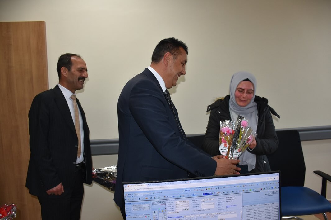 BAŞKANIMIZ, GÜMÜŞHANE DEVLET HASTANESİ’Nİ ZİYARET ETTİ 8 MART DÜNYA KADINLAR GÜNÜ'NÜ KUTLADI