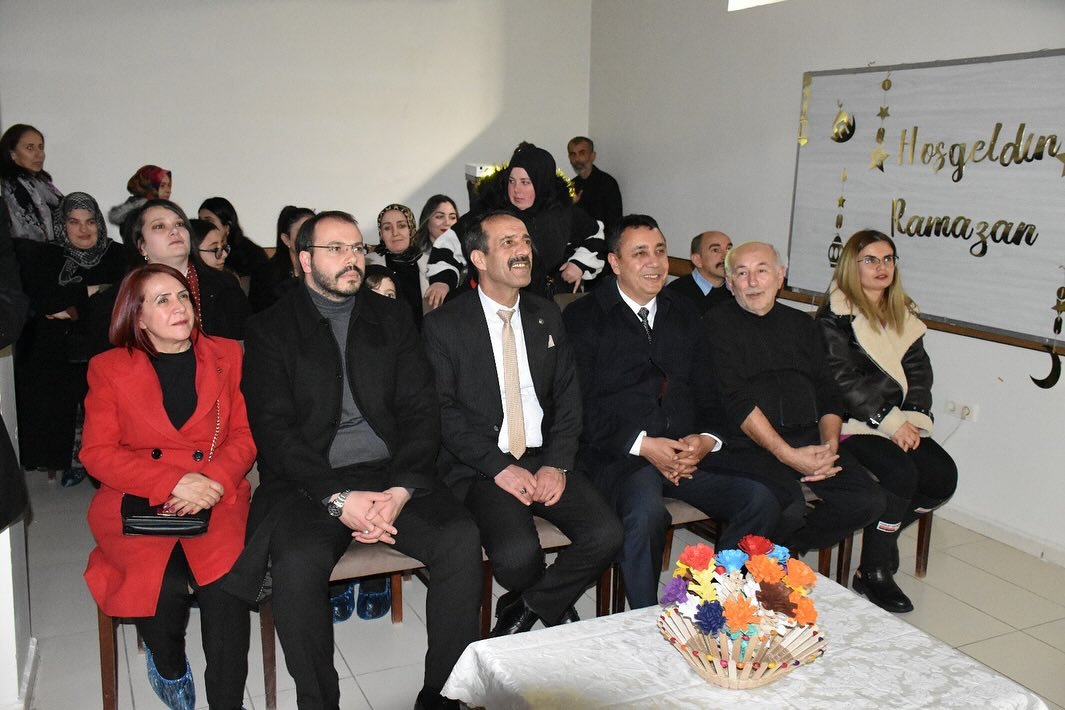 BAŞKANIMIZ, GÜLEN YÜZLER ENGELLİ BAKIM MERKEZİNİ ZİYARET ETTİ