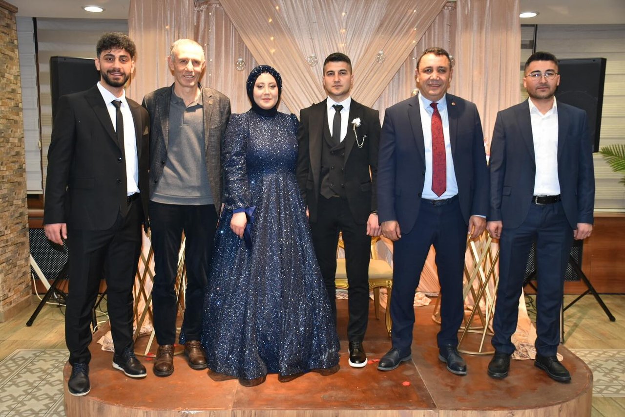 BAŞKANIMIZ, ALEYNA KULLUKÇU VE SEZGİN KÜRTÜLOĞLU’NUN NİŞAN TÖRENİNE KATILDI