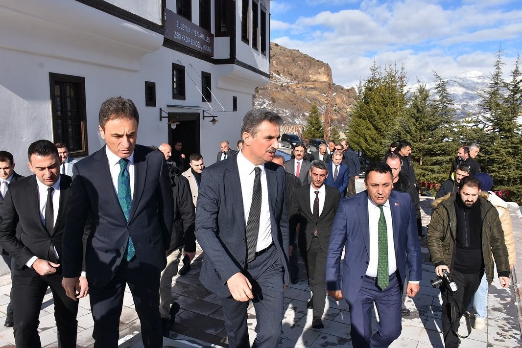 BAŞKANIMIZ, ZEKİ KADİRBEYOĞLU KONAĞI'NI İL MİLLİ EĞİTİM MÜDÜRLÜĞÜ’NE DEVİR PROTOKOLÜ'NÜ İMZALADI.