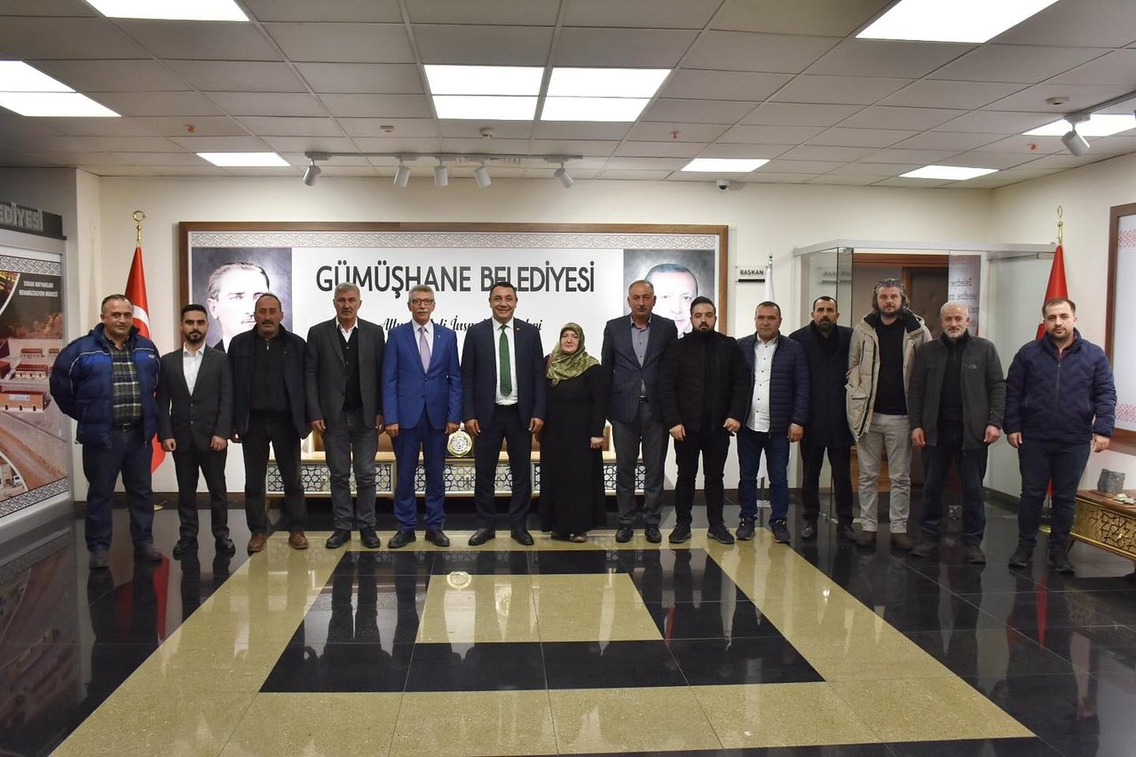 BAŞKANIMIZA, AK PARTİ GÜMÜŞHANE MERKEZ İLÇE BAŞKANI H.İBRAHİM KARAHANOĞLU VE YÖNETİMDEN ZİYARET