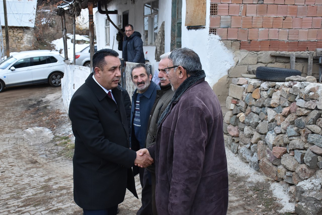 BAŞKANIMIZ, VEFAT EDEN OĞUZ ŞİŞMAN’IN AİLESİ VE YAKINLARINA TAZİYE YERİNDE BULUNDU