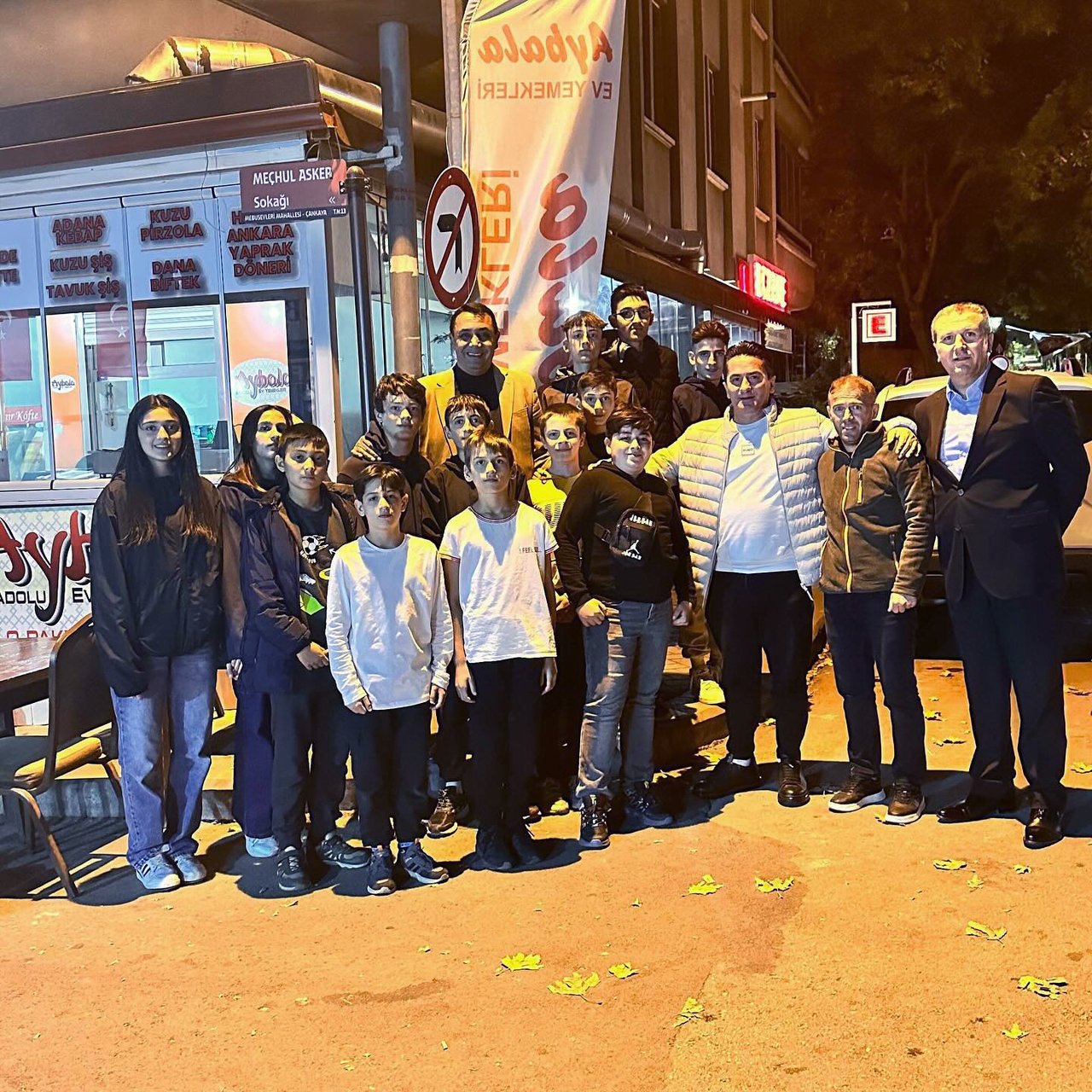 BAŞKANIMIZ, ANKARA ZİYARETİNDE, İLİMİZİ TEMSİL EDECEK DEĞERLİ SPORCULARIMIZLA İLE BİR ARAYA GELDİ