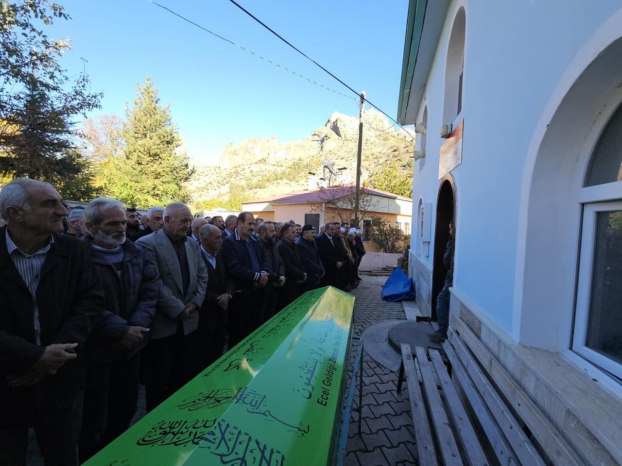 DİBEKLİ KÖYÜ SAKİNLERİNDEN NEŞAT DEMİR’İ EBEDİYETE UĞURLADI.