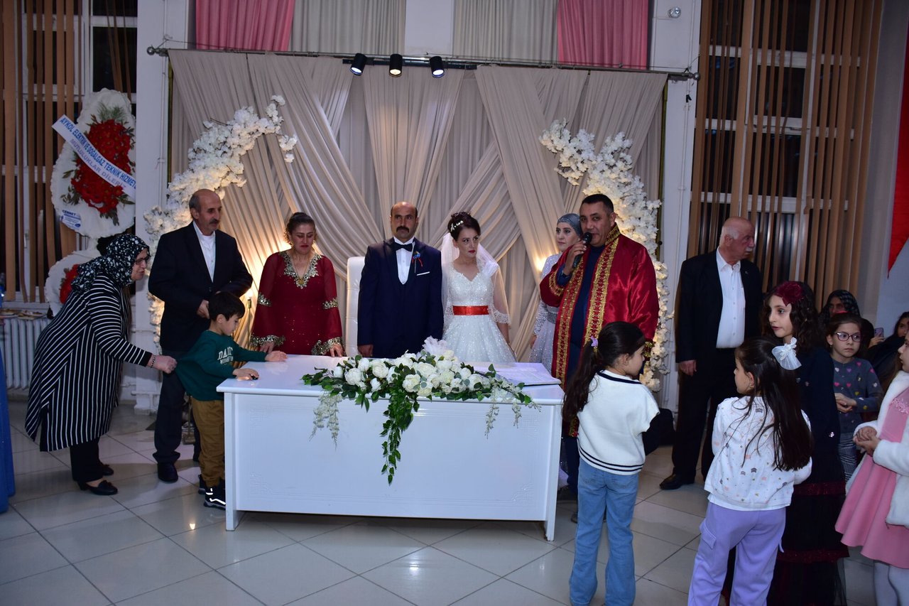 BAŞKANIMIZ, DÜĞÜN TÖRENLERİNE KATILARAK NİKAH KIYDI