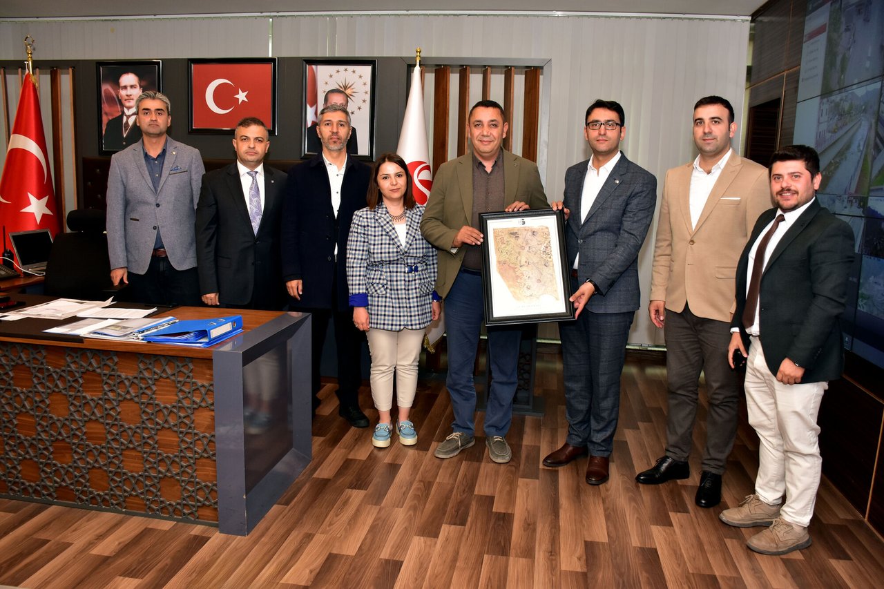 GÜMÜŞHANELİ TEKNİK MESLEK MENSUPLARI DERNEĞİ’NDEN BAŞKANIMIZA ZİYARET