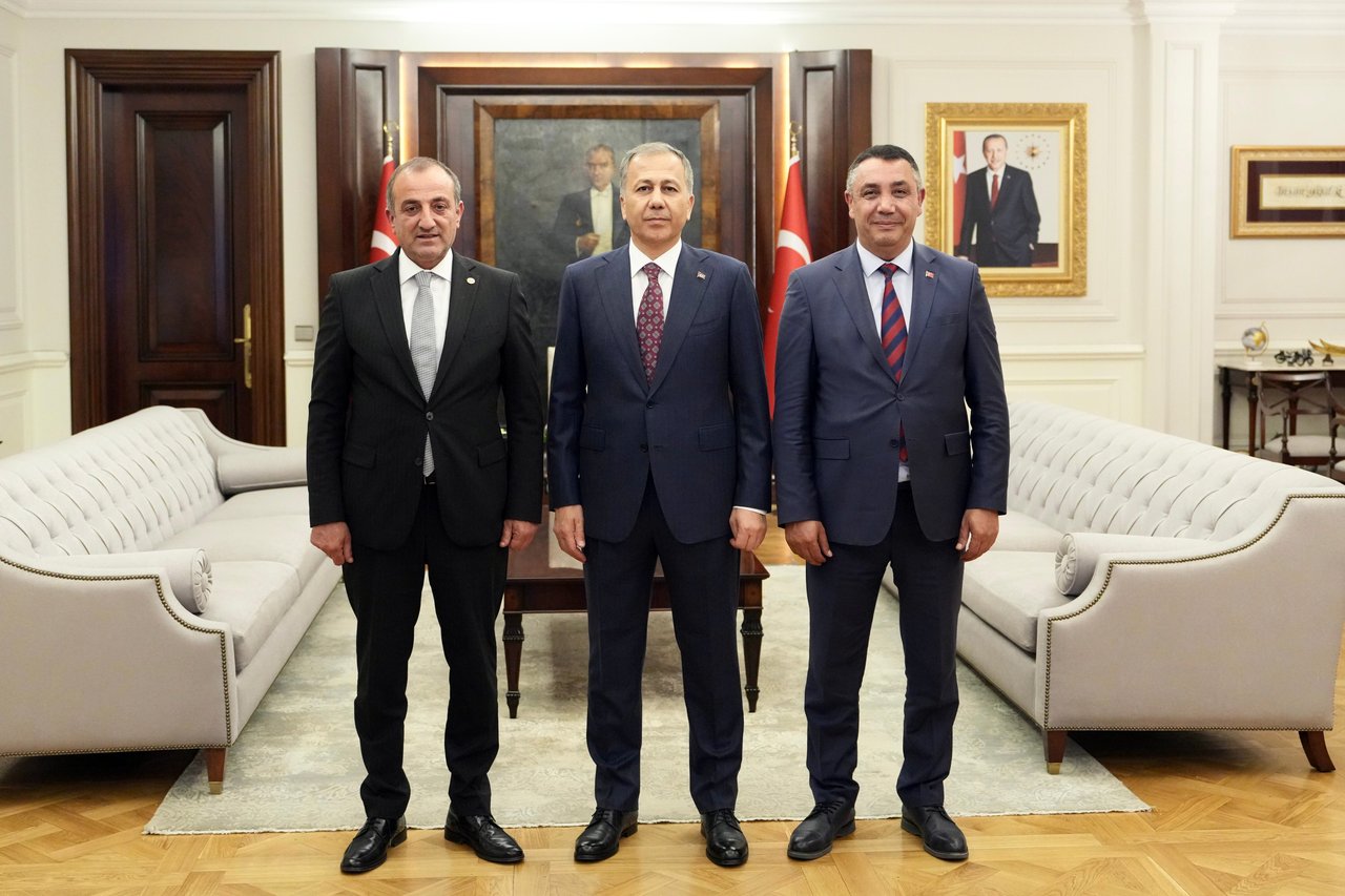 BAŞKANIMIZ, ANKARA’DA BAŞTA İÇİŞLERİ BAKANLIĞIMIZ OLMAK ÜZERE BİRÇOK KURUMA ZİYARET GERÇEKLEŞTİRDİK