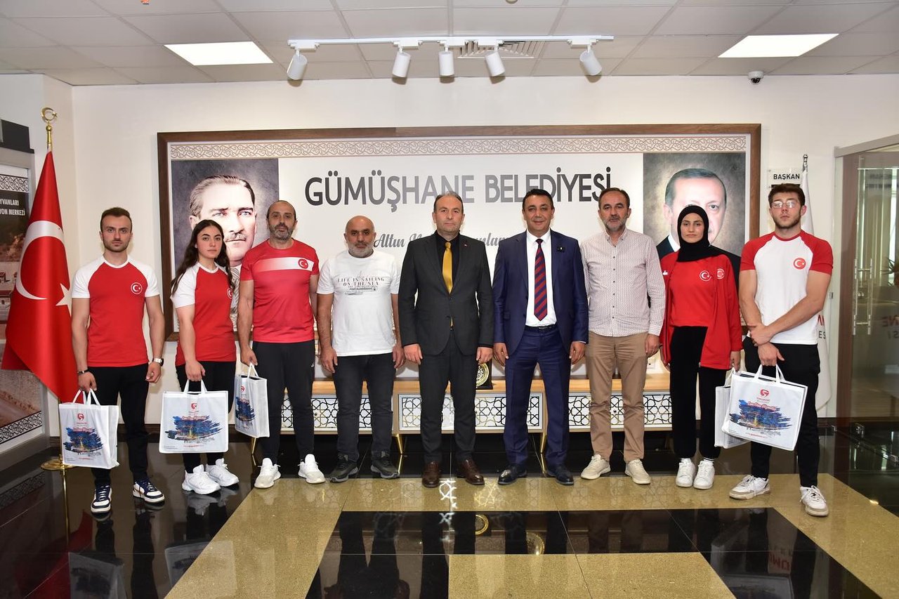 BAŞKANIMIZ, GÜMÜŞHANELİ MİLLİ ANTRENÖR VE SPORCULAR İLE BİR ARAYA GELDİ.