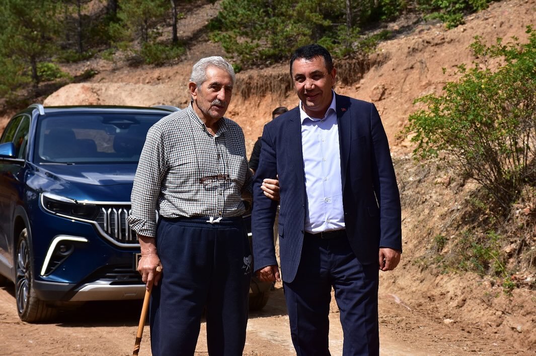 BAŞKANIMIZ, ASFALTLAMA ÇALIŞMALARIMIZI YERİNDE İNCELEDİ