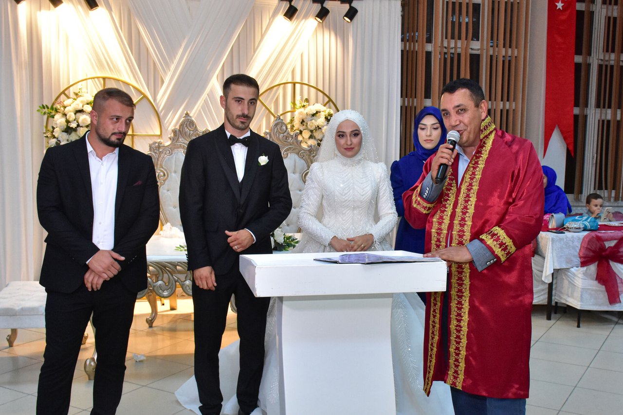 BAŞKANIMIZ, DÜĞÜN TÖRENLERİNE KATILARAK NİKAH KIYDI