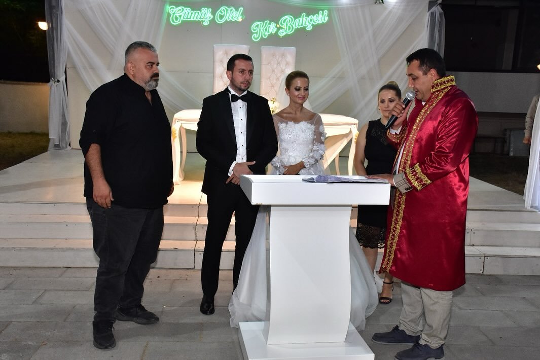 BAŞKANIMIZ, DÜĞÜN TÖRENLERİNE KATILARAK NİKAH KIYDI