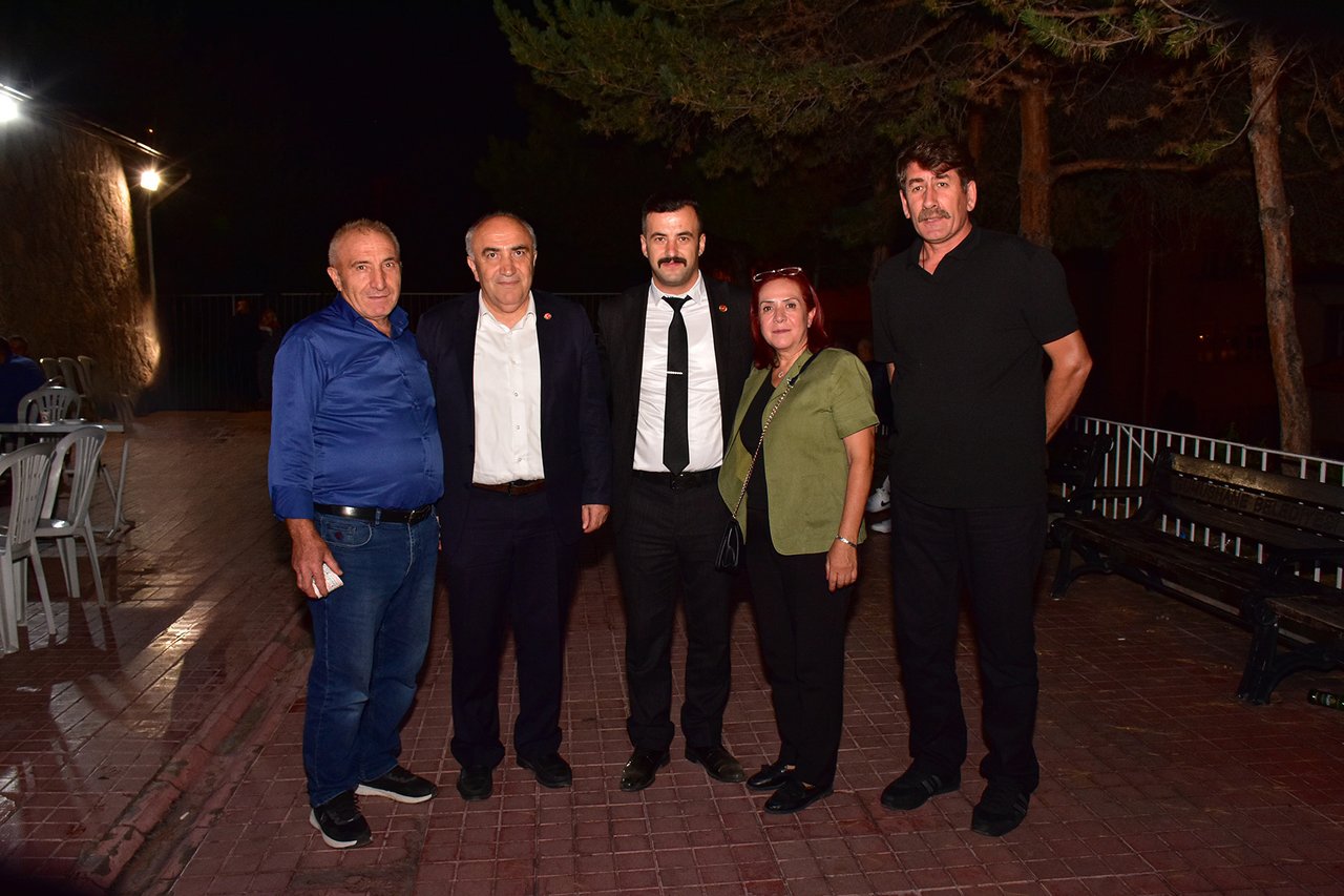 BAŞKAN VEKİLİMİZ HAMZA KARABULUT DÜĞÜN TÖRENLERİNE KATILDI