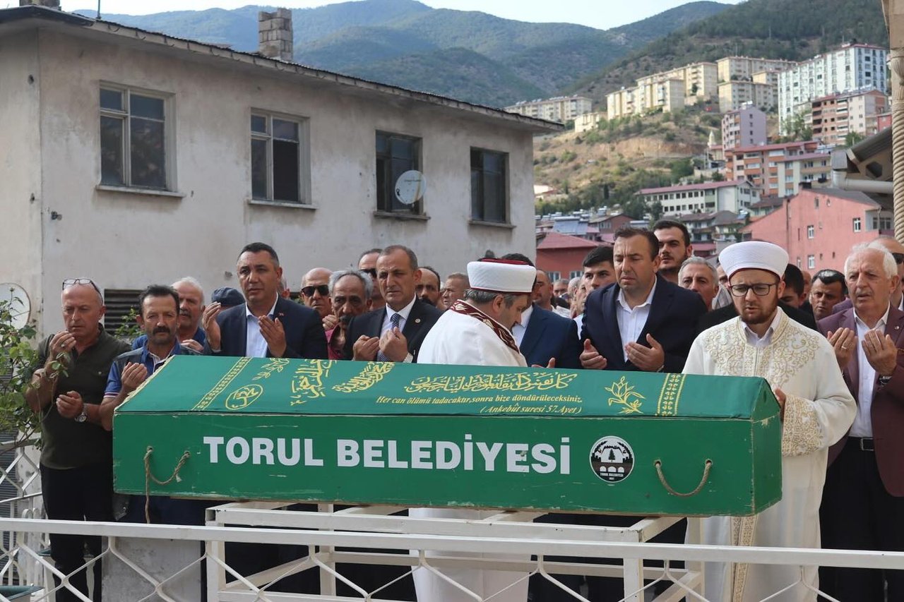 BAŞKANIMIZ, TORUL İLÇEMİZ SAKİNLERİNDEN ADNAN GÜNGÖR ÜÇÜNCÜOĞLU’NU EBEDİYETE UĞURLADI