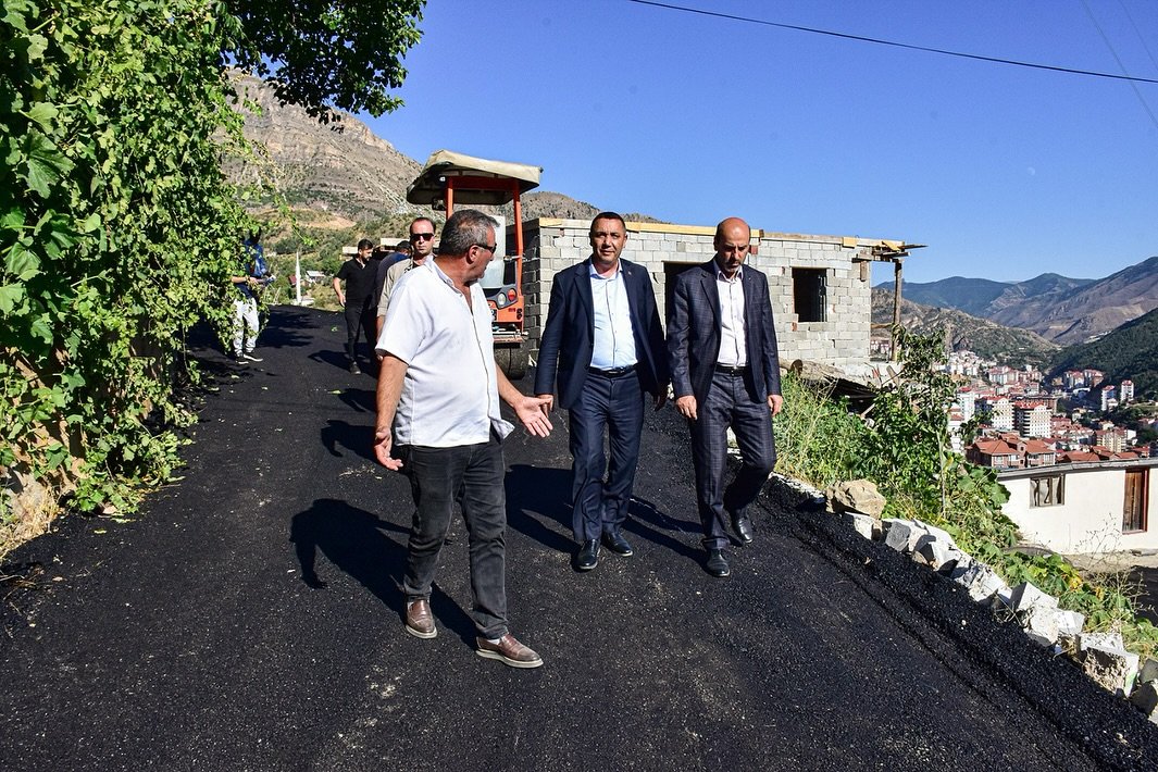 BELEDİYEMİZ, ASFALTLAMA ÇALIŞMALARINA DEVAM EDİYOR