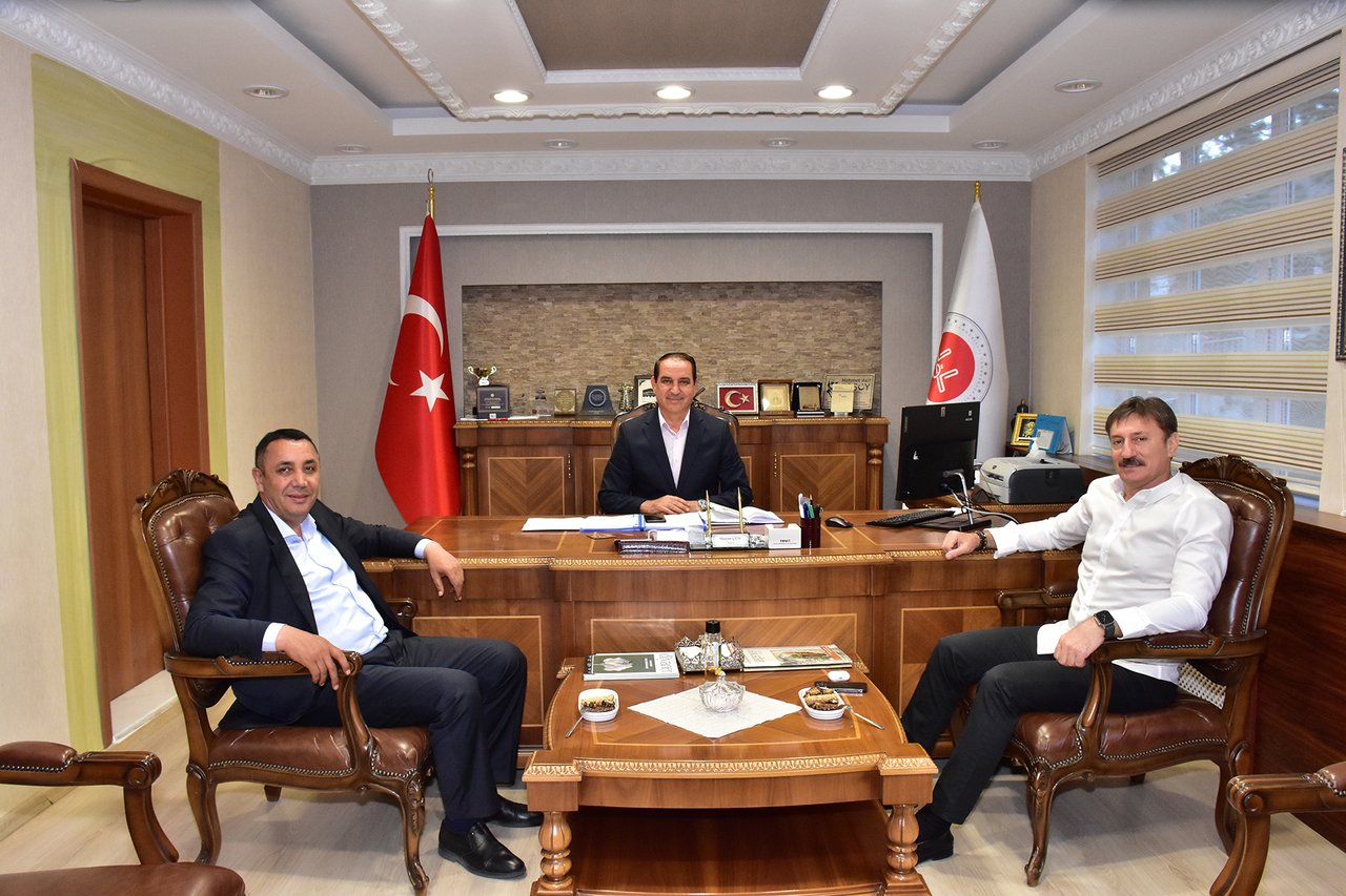 BAŞKANIMIZ, BAHÇELİEVLER BELEDİYE BAŞKANI DR. HAKAN BAHADIR İLE BİRLİKTE MÜFTÜMÜZÜ ZİYARETE BULUNDU