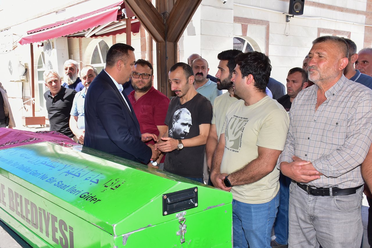 BAŞKANIMIZ, MELİHA BEKTAŞ’IN CENAZE TÖRENİNE KATILDI