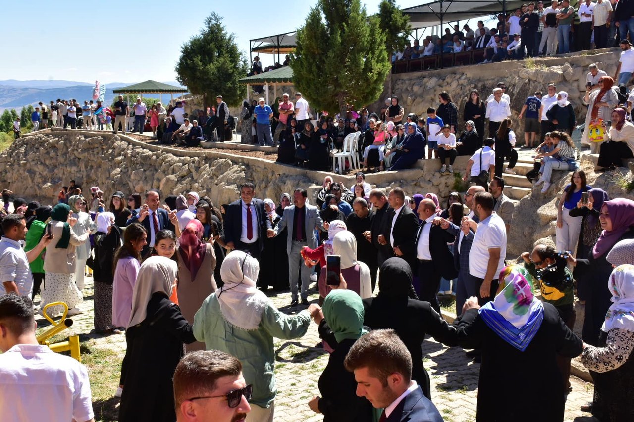 BAŞKANIMIZ, ÜNLÜPINAR VE GÜMÜŞGÖZE BELDELERİMİZDE ŞENLİKLERE KATILDI