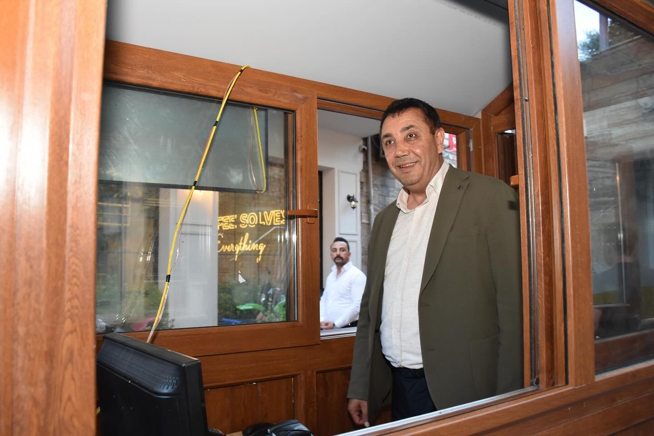 BAŞKANIMIZ, OTOPARKIMIZA KURULUMU YAPILAN PLAKA TANIMA SİSTEMİNİN KURULUM ÇALIŞMALARINI İNCELEDİ