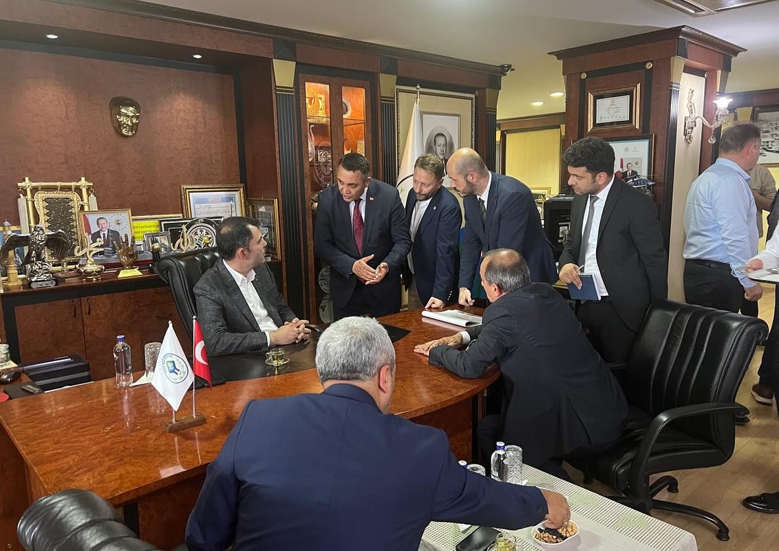 BAŞKANIMIZ, CUMHURBAŞKANIMIZ SAYIN RECEP TAYYİP ERDOĞAN’NI RİZE’DE KARŞILAMANIN ONURUNU YAŞADI