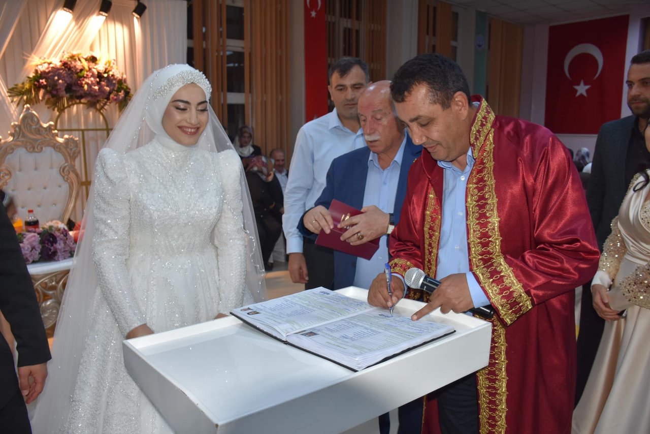 BAŞKANIMIZ, DÜĞÜN TÖRENLERİNE KATILARAK NİKAH KIYDI