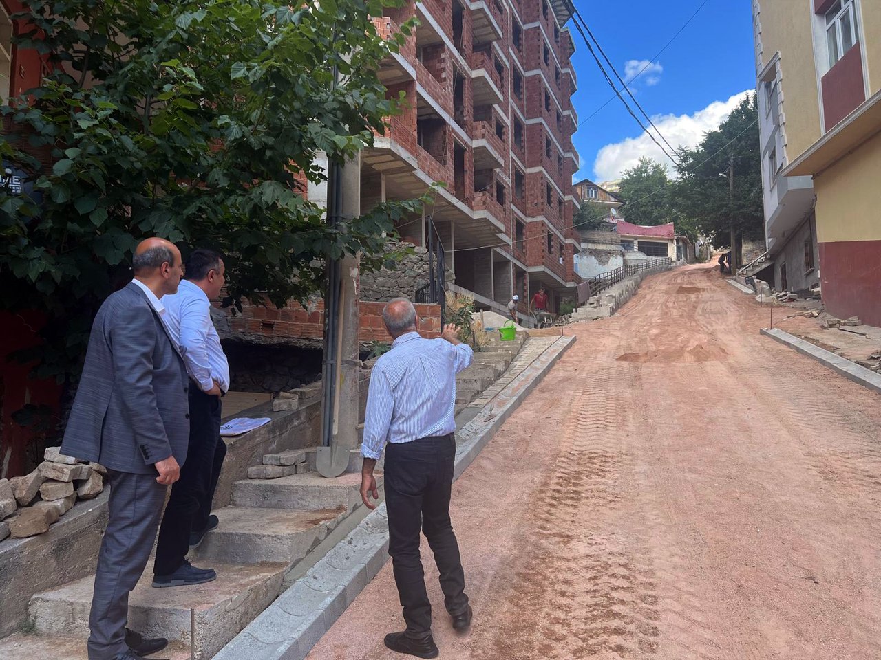 BAŞKANIMIZ, ŞEHİT PİYADE ER ERCAN SOYDAŞ SOKAKTA YAPILAN ÇALIŞMALARIMIZI İNCELEDİ