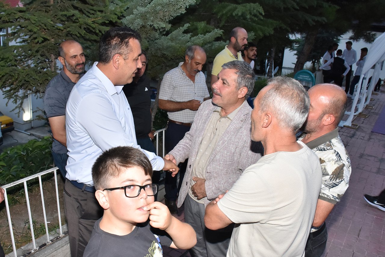 BAŞKANIMIZ, DÜĞÜN TÖRENLERİNE KATILDI NİKAH KIYDI
