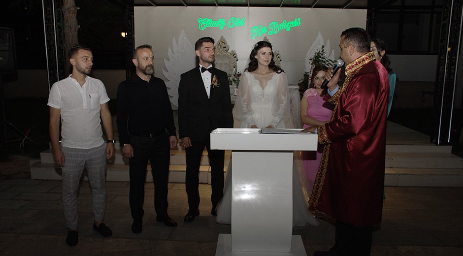 BAŞKANIMIZ, HATİCE SADIK VE ALPTUĞ FURKAN YILMAZ ÇİFTİMİZİN DÜĞÜN TÖRENLERİNE KATILDI