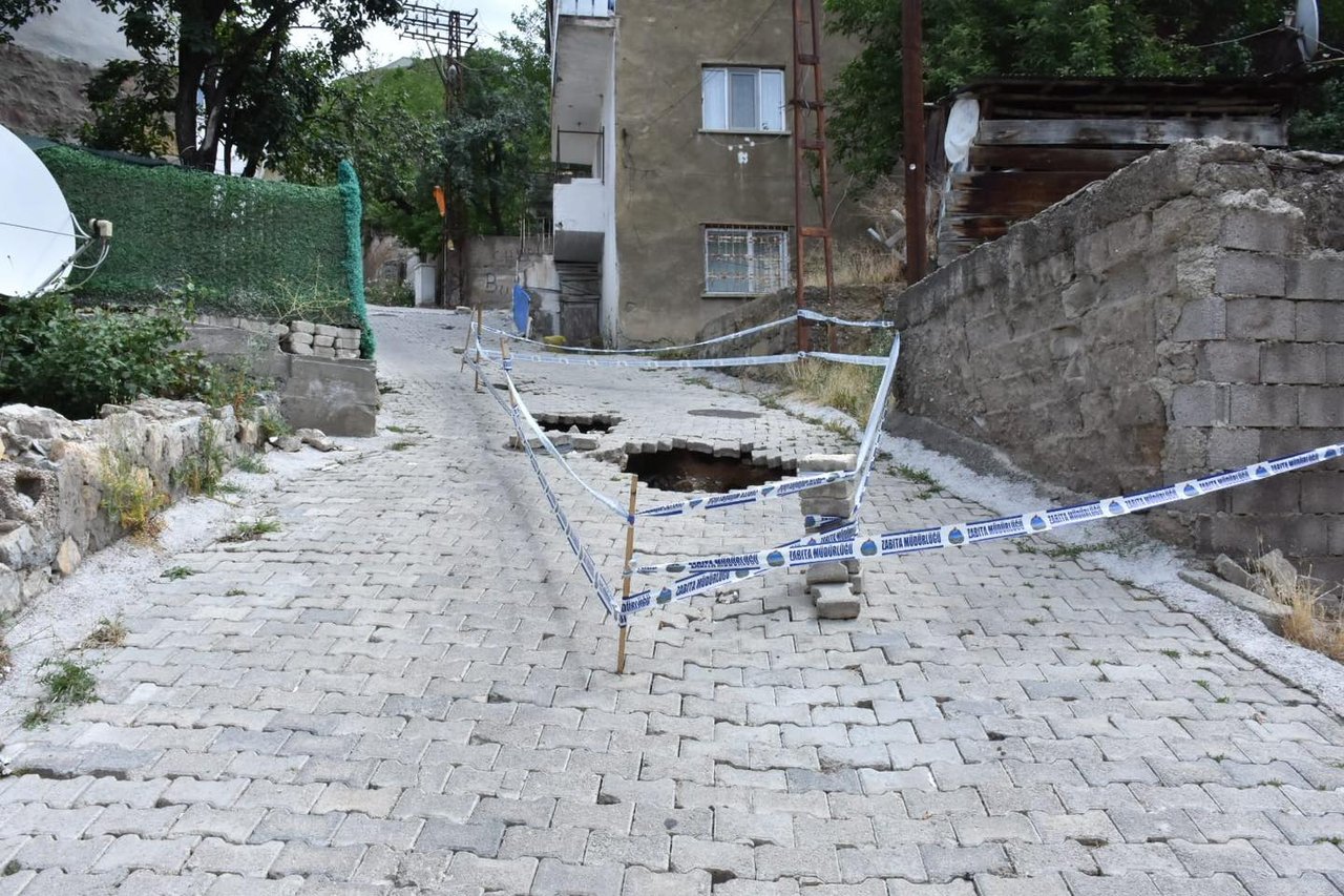 BELEDİYE BAŞKAN VEKİLİMİZ MUSTAFA KÖPRÜLÜ, ERCAN SOYDAŞ SOKAKTA İNCELEMELERDE BULUNDU