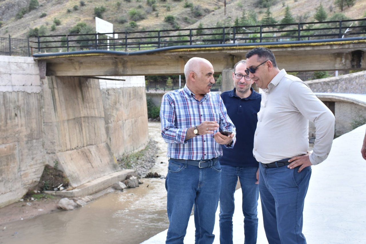 BAŞKANIMIZ ÇAYI ISLAH ÇALIŞMALARINI YERİNDE İNCELEDİ