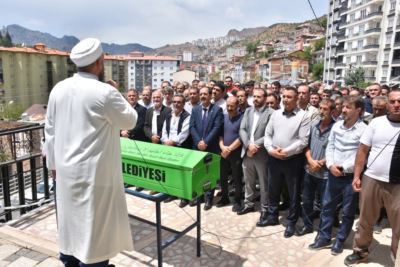 BAŞKANIMIZ, ZELİHA KULLUKÇU’NUN CENAZE TÖRENİNE KATILDI