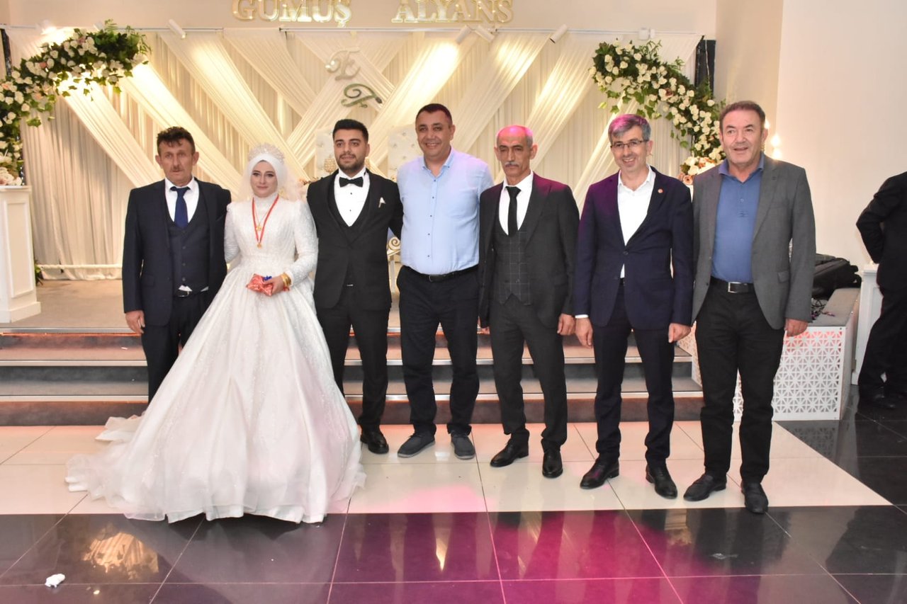 BAŞKANIMIZ, DÜĞÜN TÖRENLERİNE KATILDI NİKAH KIYDI