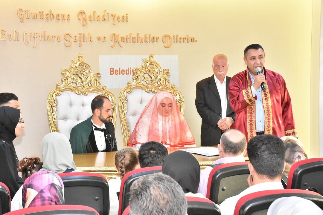 BAŞKANIMIZ, DERYA KAZANCI İLE ŞAKİR ERGEN ÇİFTİMİZİN NİKAH AKİTLERİNİ GERÇEKLEŞTİRDİ