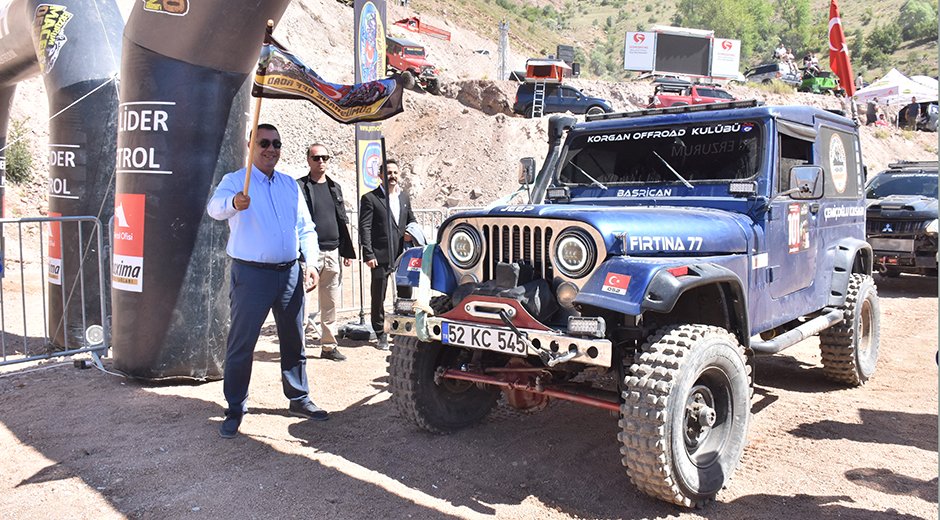 BAŞKANIMIZ, GÜMÜŞHANE OFF-ROAD KULÜBÜNÜN (GÜMOFF) DÜZENLEDİĞİ OFF-ROAD YARIŞLARININ STARTINI VERDİ
