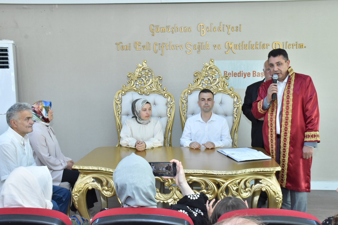 BAŞKANIMIZ, EMİNE MAZ İLE RESUL MİMAROĞLU ÇİFTİMİZİN NİKAHLARINI KIYDI