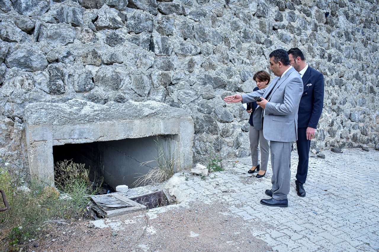 BAŞKANIMIZ, BAĞLARBAŞI MAHALLESİ, ÇEVRE YOLUNU HARŞİT ÇAYI’NA BAĞLAYAN KURU DERE ÜZERİNDE İNCELEME YAPTI
