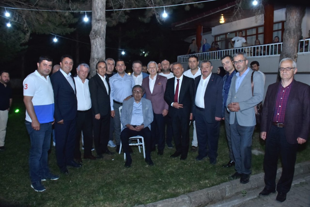 BAŞKANIMIZ, DOĞAN HOLDİNG ONURSAL BAŞKANI SAYIN AYDIN DOĞAN DAVETİNE İCABET ETTİ