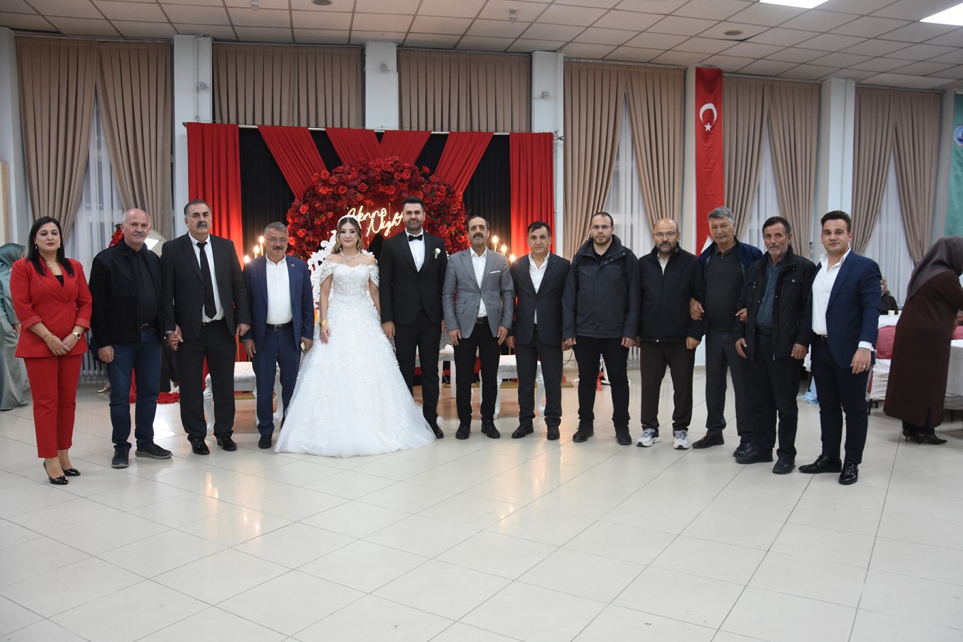 BAŞKAN VEKİLİMİZ MUSTAFA KÖPRÜLÜ EFSA ATEŞ VE MERT PEKER KARDEŞLERİMİZİN DÜĞÜN TÖRENİNE KATILDI