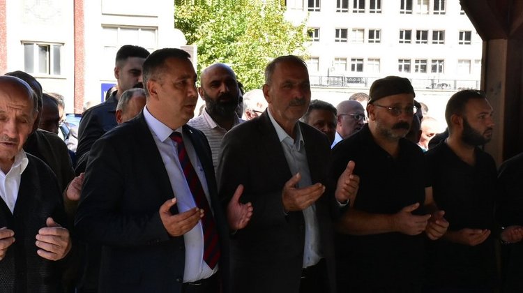 BAŞKANIMIZ, AKTUTAN KÖYÜ SAKİNLERİNDEN BAKİ AKTAŞ’I EBEDİYETE UĞURLADI.