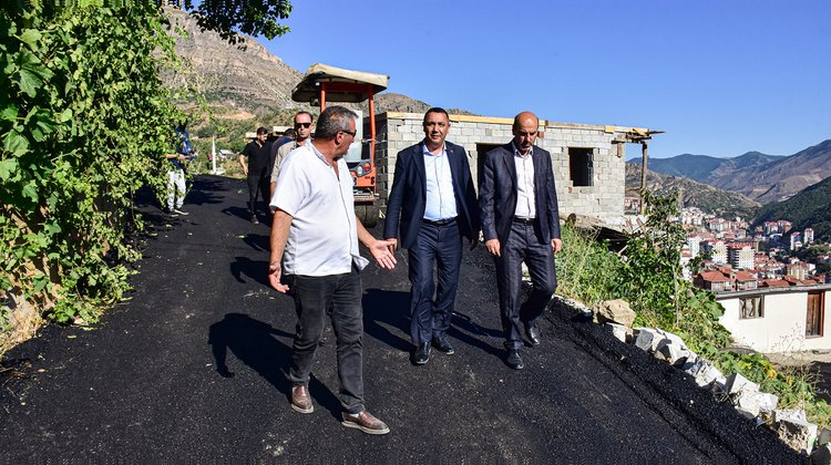 BAŞKANIMIZ, ASFALTLAMA ÇALIŞMALARIMIZI İNCELEDİ