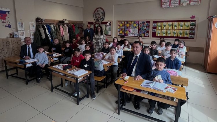 BAŞKANIMIZ, AYSIN RAFET ATAÇ İLKÖĞRETİM OKULU 3/B SINIFI HAYAT BİLGİSİ DERSİNE KONUK OLDUK