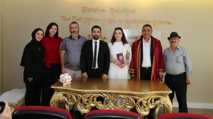 BAŞKANIMIZ, BUĞSE ÇETİNKAYA VE ABDÜLKADİR İLHAN’IN NİKAH AKİTLERİNİ GERÇEKLEŞTİRDİ