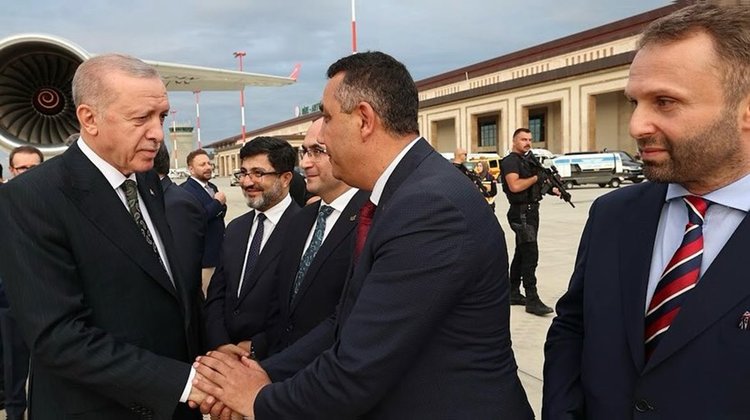 BAŞKANIMIZ, CUMHURBAŞKANIMIZ SAYIN RECEP TAYYİP ERDOĞAN’NI RİZE’DE KARŞILAMANIN ONURUNU YAŞADI