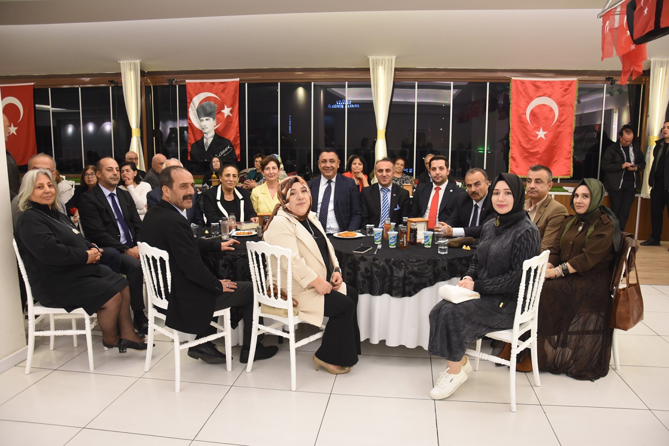 BAŞKANIMIZ, CUMHURİYETİMİZİN 103. YILI ONURUNA DÜZENLENEN “CUMHURİYET IŞIĞINDA AKŞAM YEMEĞİ” PROGRAMINA KATILDI