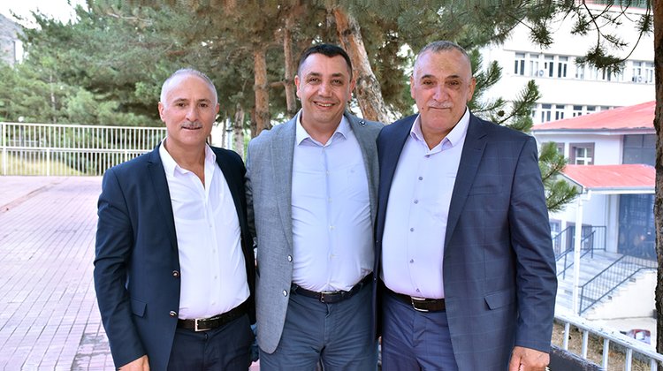 BAŞKANIMIZ, DEMET VE MUTLU AİLELERİNİN DÜĞÜN TÖRENLERİNE KATILDI