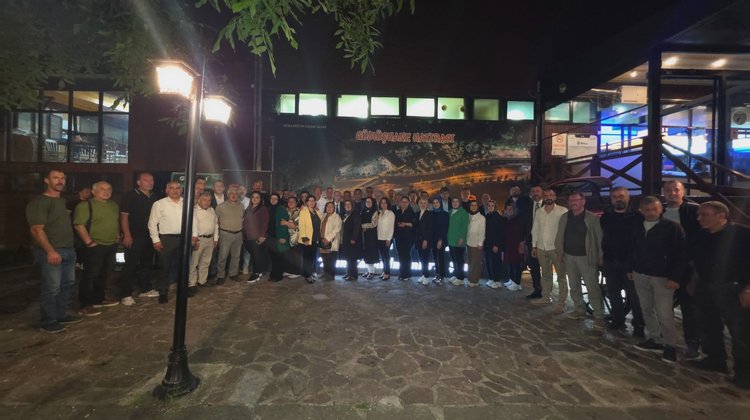 BAŞKANIMIZ, EMEKLİ OLAN KÜLTÜR VE SOSYAL İŞLER MÜDÜRÜMÜZ BADDAL BAYAR’A EMEKLERİ İÇİN TEŞEKKÜR ETTİ